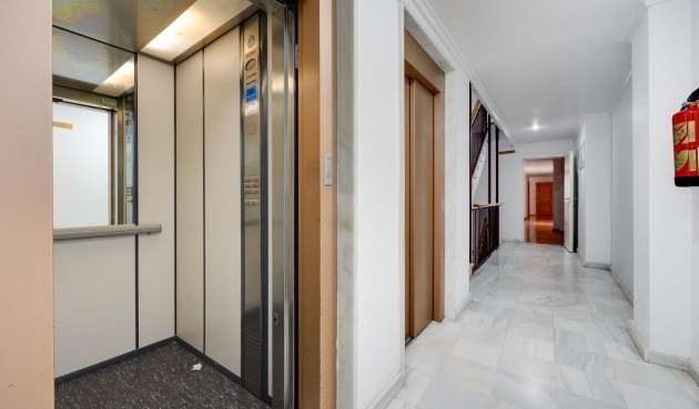 Resale - Apartment -
Guardamar del Segura - Pueblo