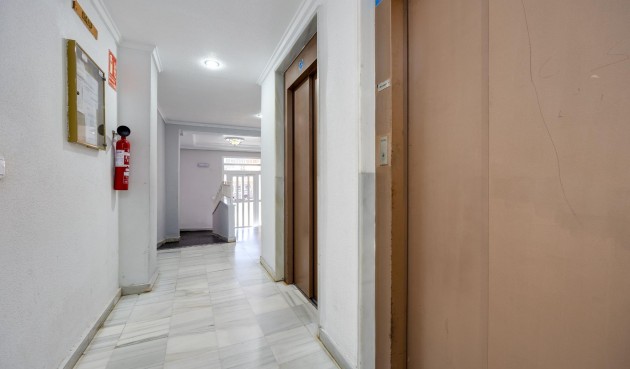Resale - Apartment -
Guardamar del Segura - Pueblo