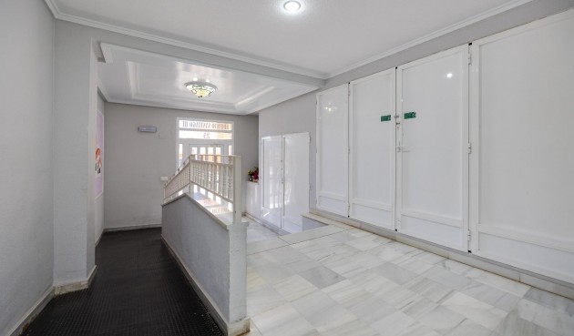 Resale - Apartment -
Guardamar del Segura - Pueblo