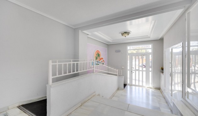 Resale - Apartment -
Guardamar del Segura - Pueblo