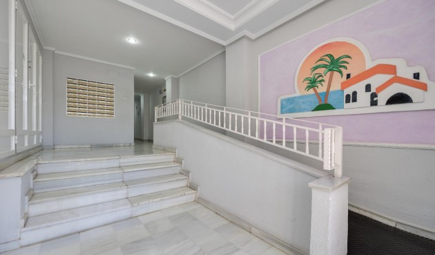Resale - Apartment -
Guardamar del Segura - Pueblo