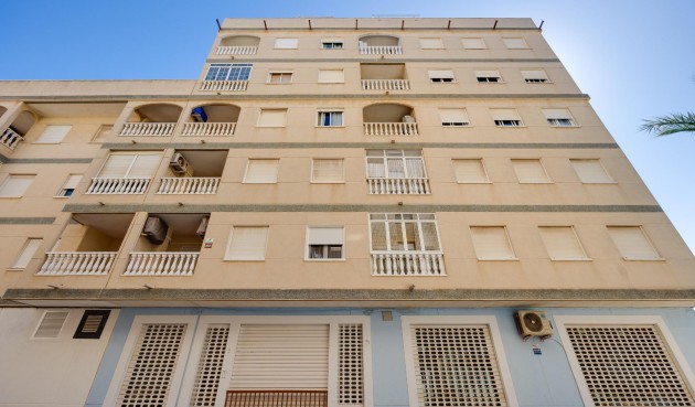 Resale - Apartment -
Guardamar del Segura - Pueblo