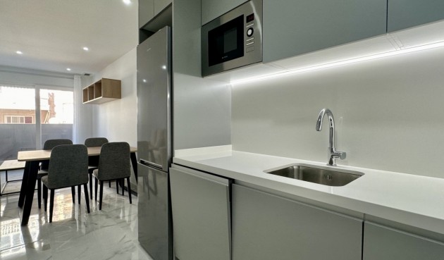 Resale - Apartment -
Torrevieja - Costa Blanca