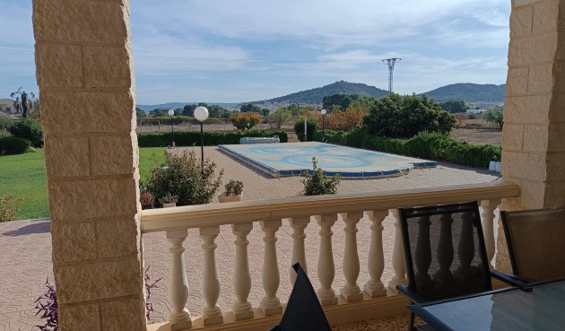 Resale - Villa -
Revuelta de Yecla - Inland