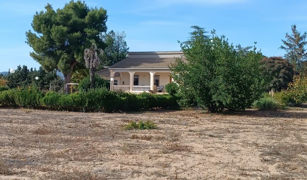 Resale - Villa -
Revuelta de Yecla - Inland