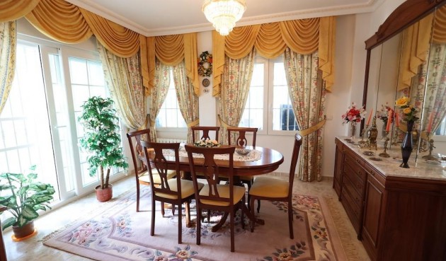 Brukt - Villa -
Orihuela Costa - Costa Blanca