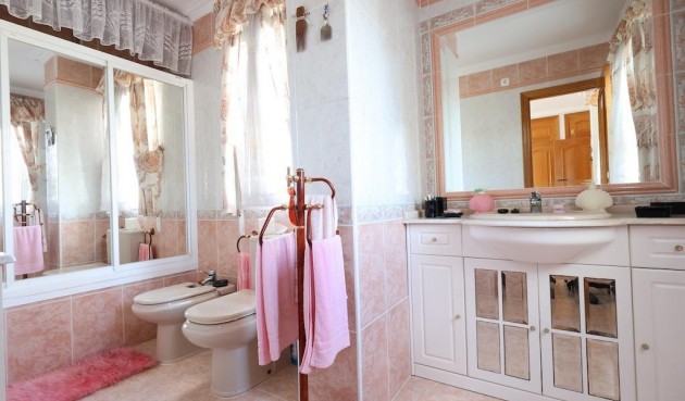 Brukt - Villa -
Orihuela Costa - Costa Blanca