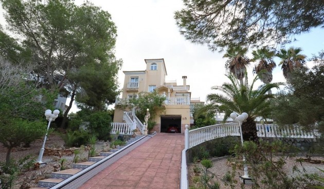 Brukt - Villa -
Orihuela Costa - Costa Blanca
