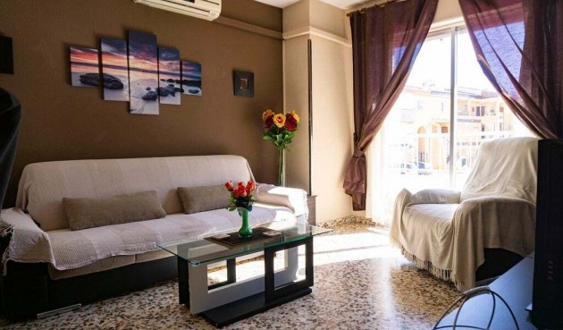 Resale - Apartment -
Punta Prima - Costa Blanca