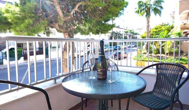 Resale - Apartment -
Punta Prima - Costa Blanca