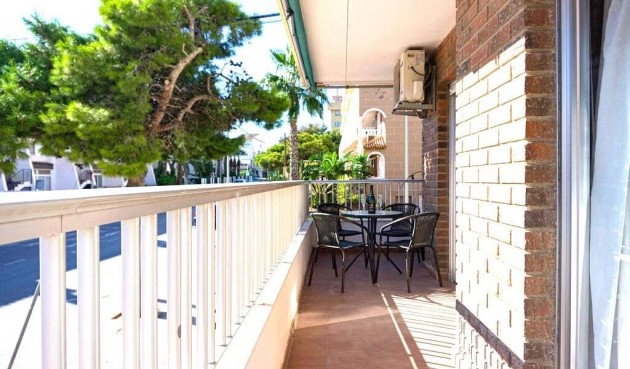 Resale - Apartment -
Punta Prima - Costa Blanca