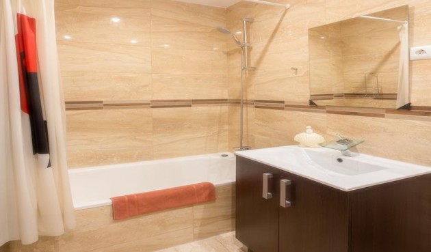 Resale - Apartment -
Punta Prima - Costa Blanca