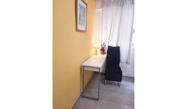 Resale - Apartment -
Torrevieja - Centro