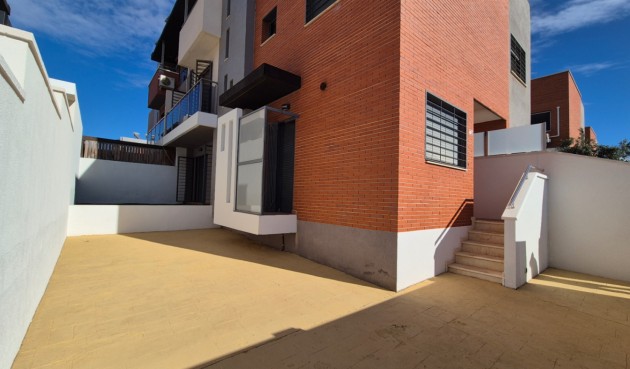 Återförsäljning - Duplex -
Torrevieja - Costa Blanca