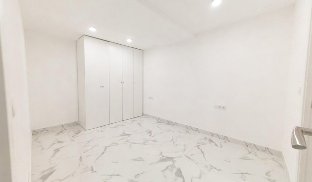 Återförsäljning - Apartment -
Torrevieja - Playa De Los Naufragos