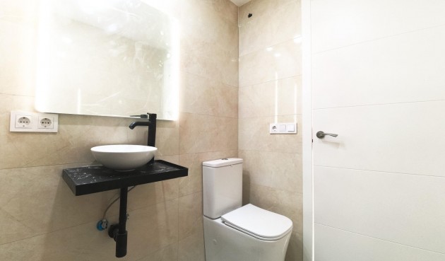 Återförsäljning - Apartment -
Torrevieja - Playa De Los Naufragos