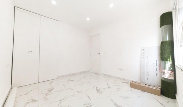 Återförsäljning - Apartment -
Torrevieja - Playa De Los Naufragos