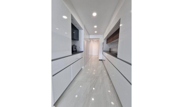 Resale - Apartment -
Torrevieja - Centro