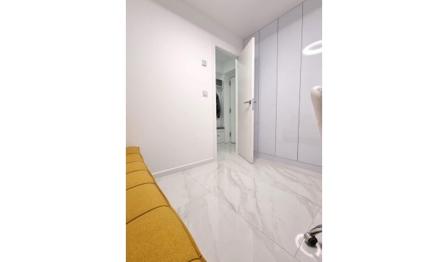 Resale - Apartment -
Torrevieja - Centro