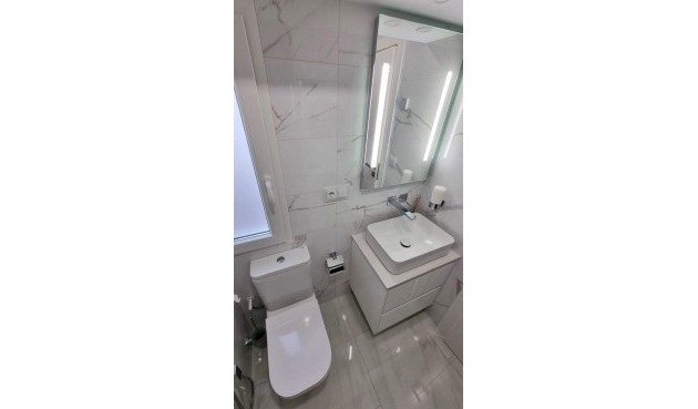 Resale - Apartment -
Torrevieja - Centro