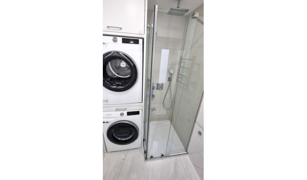 Resale - Apartment -
Torrevieja - Centro