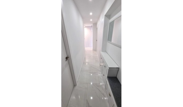 Resale - Apartment -
Torrevieja - Centro