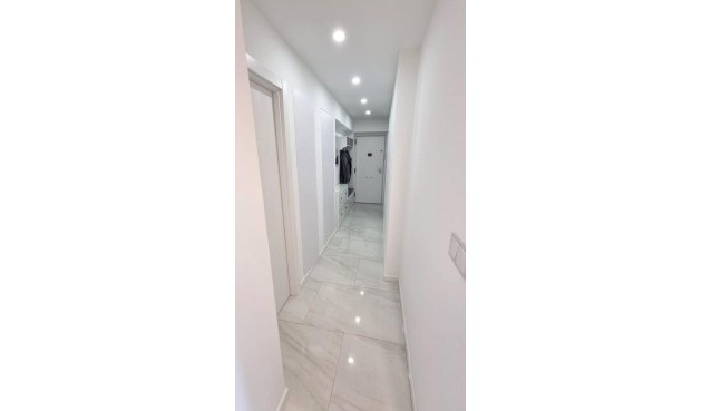 Resale - Apartment -
Torrevieja - Centro