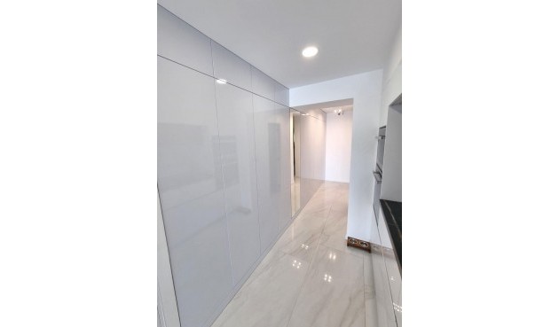 Resale - Apartment -
Torrevieja - Centro