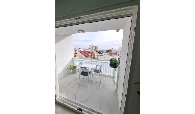 Resale - Apartment -
Torrevieja - Centro
