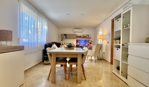 Brukt - Town House -
Orihuela Costa - Costa Blanca