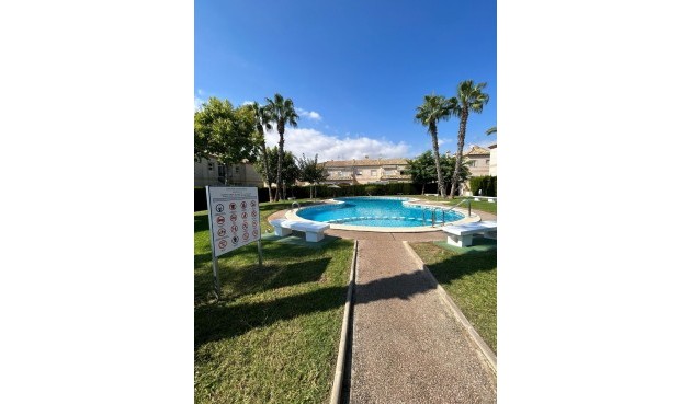 Brukt - Bungalow -
Torrevieja - aguas nuevas