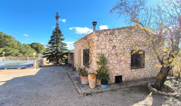 Resale - Villa -
Yecla - Inland
