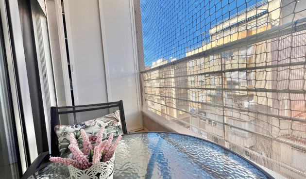 Resale - Apartment -
Torrevieja - Centro
