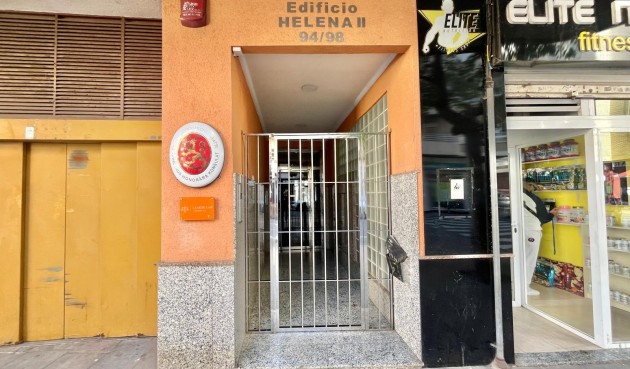 Resale - Apartment -
Torrevieja - Centro