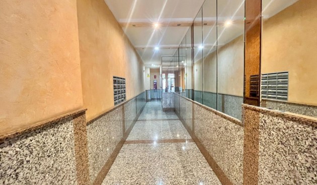 Resale - Apartment -
Torrevieja - Centro
