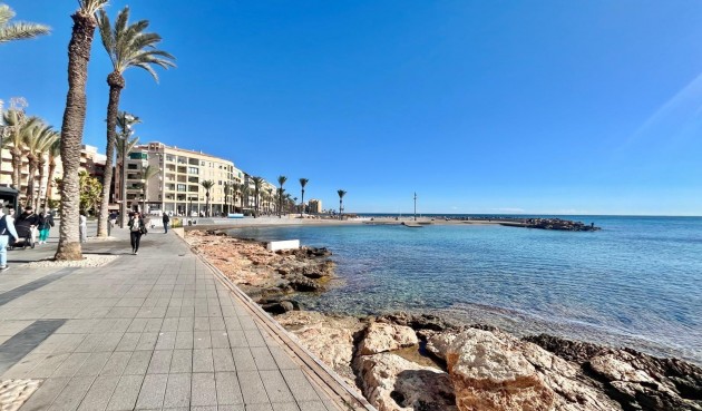 Resale - Apartment -
Torrevieja - Centro