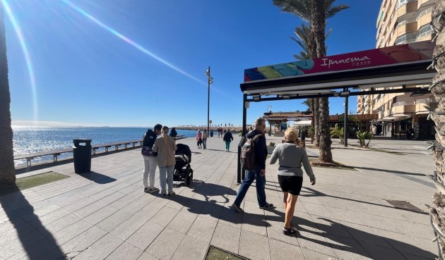 Resale - Apartment -
Torrevieja - Centro