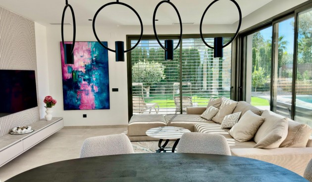 Resale - Villa -
Orihuela - Las Colinas Golf