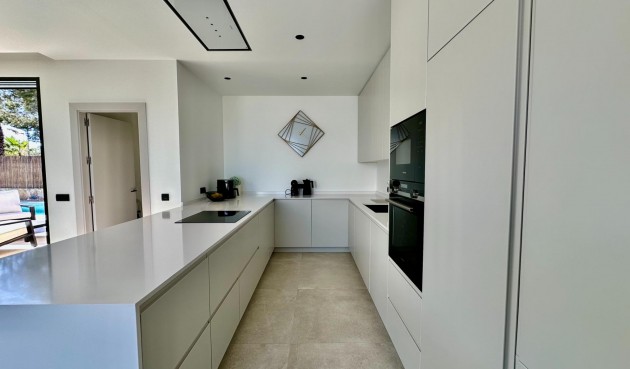 Resale - Villa -
Orihuela - Las Colinas Golf