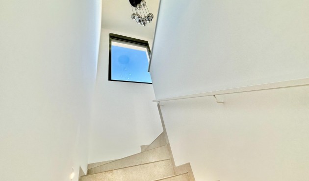 Resale - Villa -
Orihuela - Las Colinas Golf