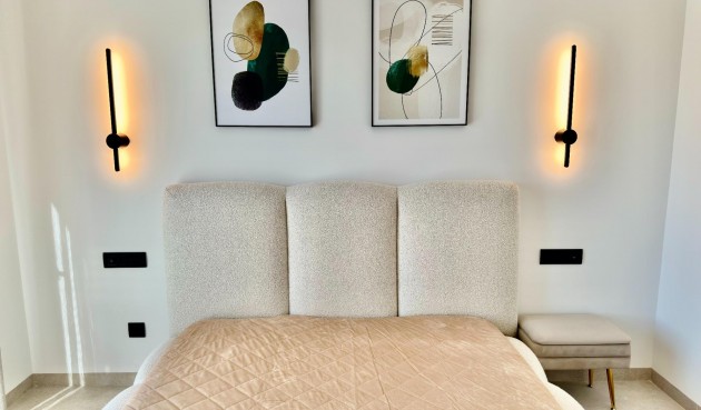 Resale - Villa -
Orihuela - Las Colinas Golf