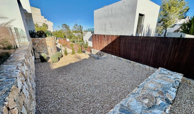 Resale - Villa -
Orihuela - Las Colinas Golf