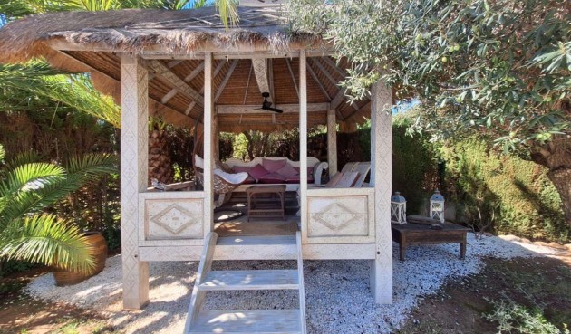 Resale - Villa -
Jávea - Costa Blanca