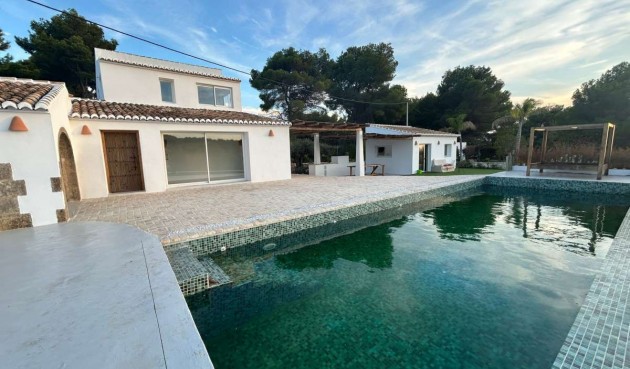 Resale - Villa -
Jávea - Costa Blanca