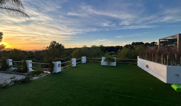 Resale - Villa -
Jávea - Costa Blanca