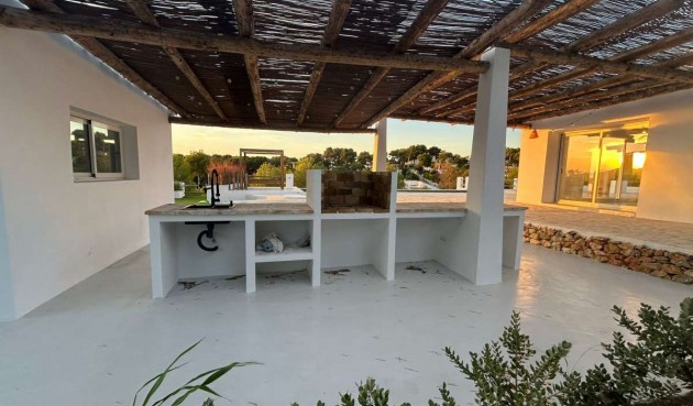 Resale - Villa -
Jávea - Costa Blanca