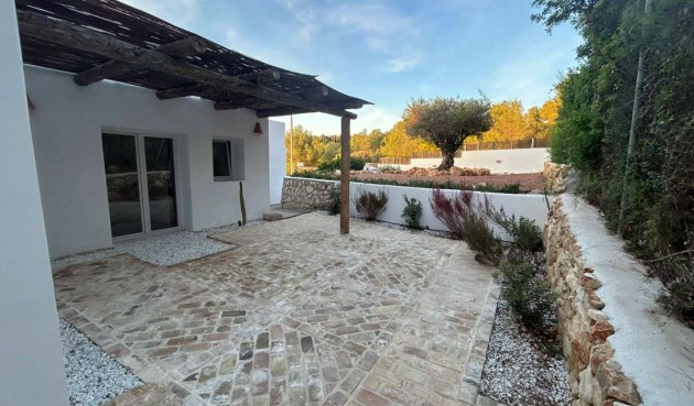 Resale - Villa -
Jávea - Costa Blanca