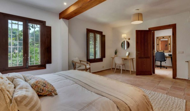 Resale - Villa -
Jávea - Costa Blanca