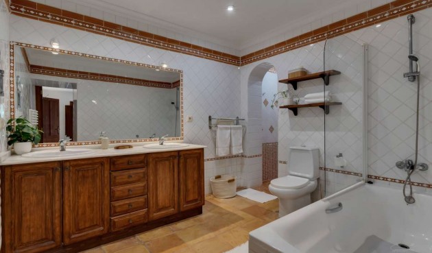 Resale - Villa -
Jávea - Costa Blanca