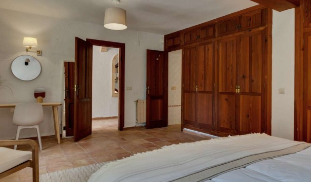 Resale - Villa -
Jávea - Costa Blanca